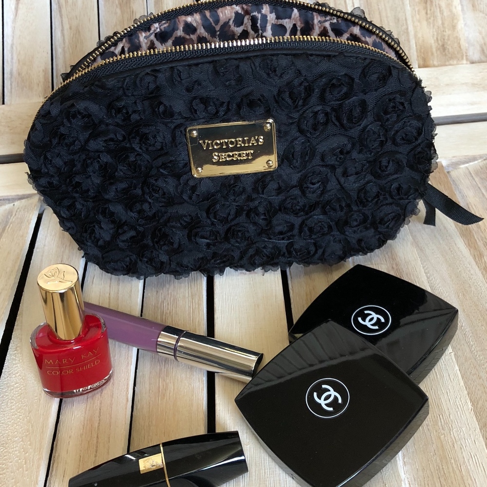 LRG NWOT ❤️ Victoria's Secret Cosmetic Bag ❤️